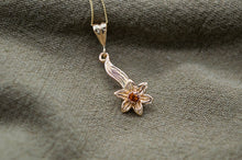 Load image into Gallery viewer, 9ct Gold Daffodil Citrine Pendant | Vintage