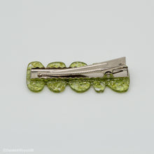 Load image into Gallery viewer, Peridot Wiggle Wavy Resin Hair Clip