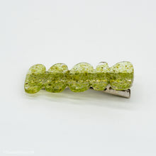 Load image into Gallery viewer, Peridot Wiggle Wavy Resin Hair Clip