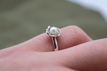 Load image into Gallery viewer, Water cast cultured pearl ring | Sterling Silver