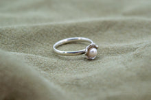 Load image into Gallery viewer, Water cast cultured pearl ring | Sterling Silver