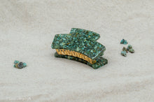 Load image into Gallery viewer, African Turquoise Resin Hair Claw
