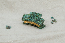 Load image into Gallery viewer, African Turquoise Resin Hair Claw