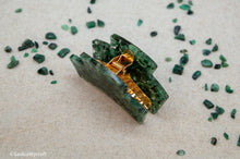 Load image into Gallery viewer, Emerald Rock Resin Hair Claw
