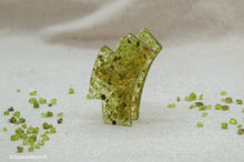 Load image into Gallery viewer, Peridot Resin Hair Claw
