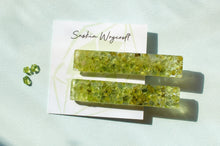 Load image into Gallery viewer, Peridot Resin Hair Clip Barrette Set