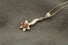 Load image into Gallery viewer, 9ct Gold Daffodil Citrine Pendant | Vintage
